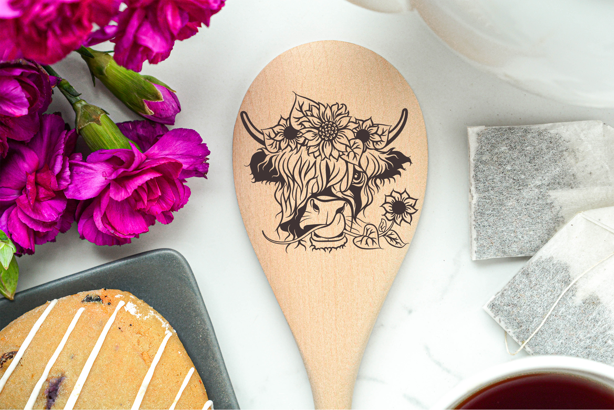 Highland Cow Eating SunFlowers Heilan Hairy Coo Scottish Shaggy Cow Farm Wooden Cooking Spoon Kitchen
